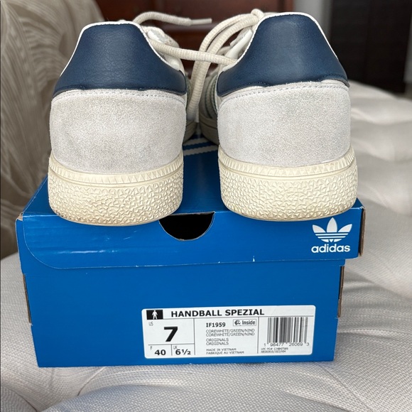 ADDIDAS Handball Spezial size        7/Men, 8.5/W - Picture 5 of 12